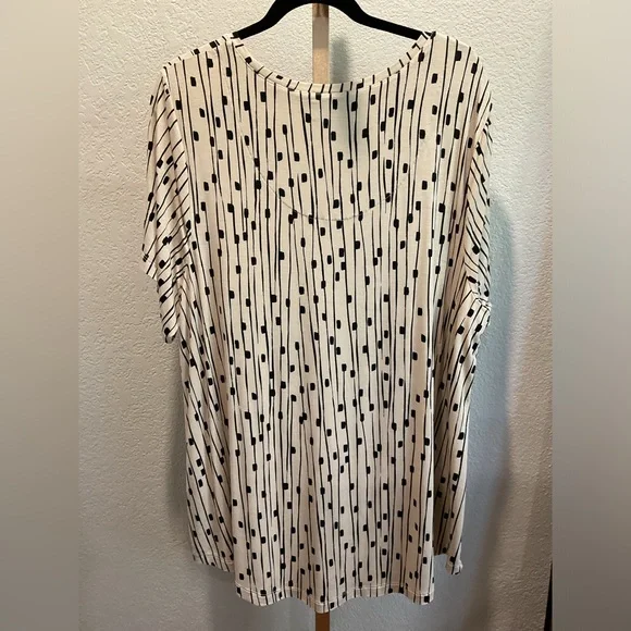 JM Collection Plus Blouse - Picture 3 of 4